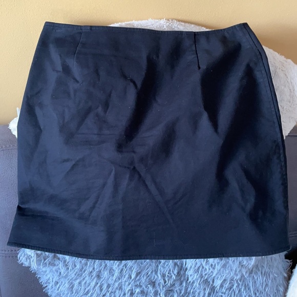 MICHAEL KORS Black Skirt & Goldtone Size 10 - Picture 7 of 8